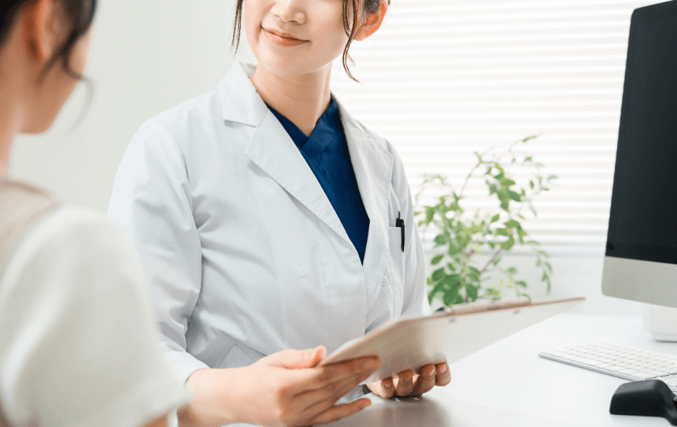 粉瘤ができたら何科を受診すべき？皮膚科と形成外科はどちらが良い？